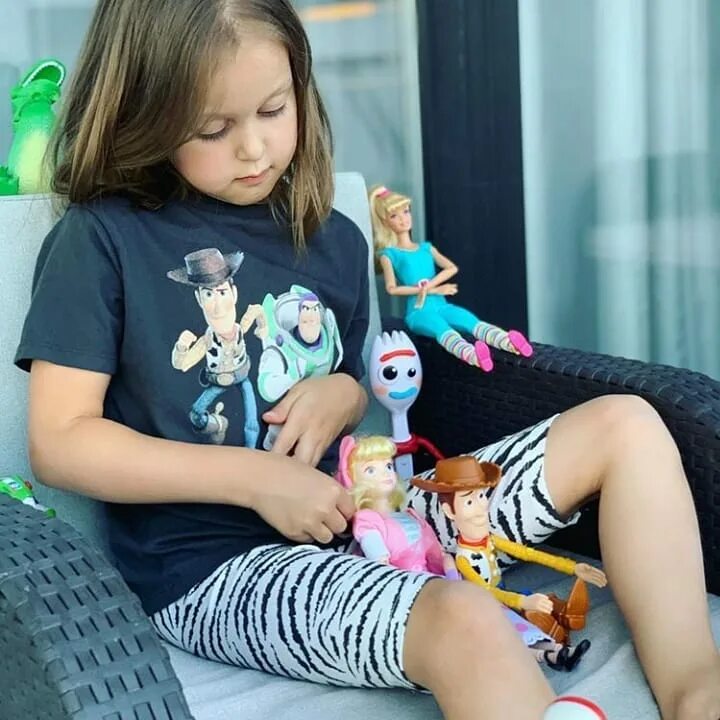 амелка карамелка. амелька карамелька челлендж. сколько сейчас лет амельке карамельке. милана и карамелька. амелька карамелька.