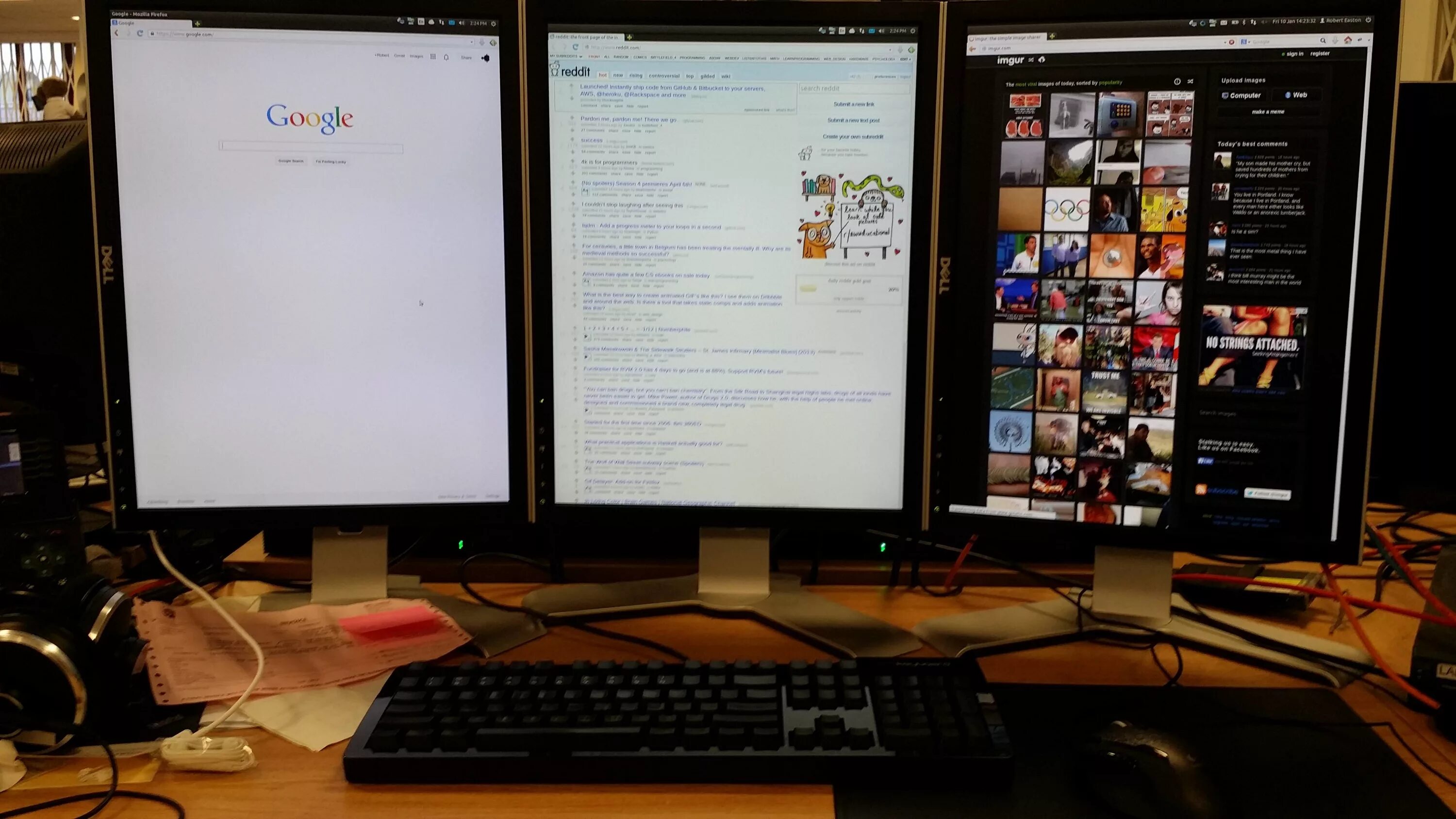 Lg 2к 21 9. Компьютер с тремя мониторами. 3 монитора. Три монитора программа. Несколько мониторов на одном компьютере.