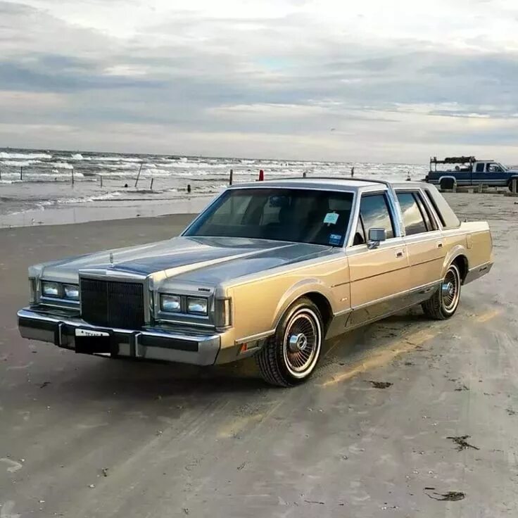 Linkoln town car 1988. Линкольн таун кар 1988. Линкольн таун кар 1988. Lincoln town 1988. Форд линкольн 1988 года.