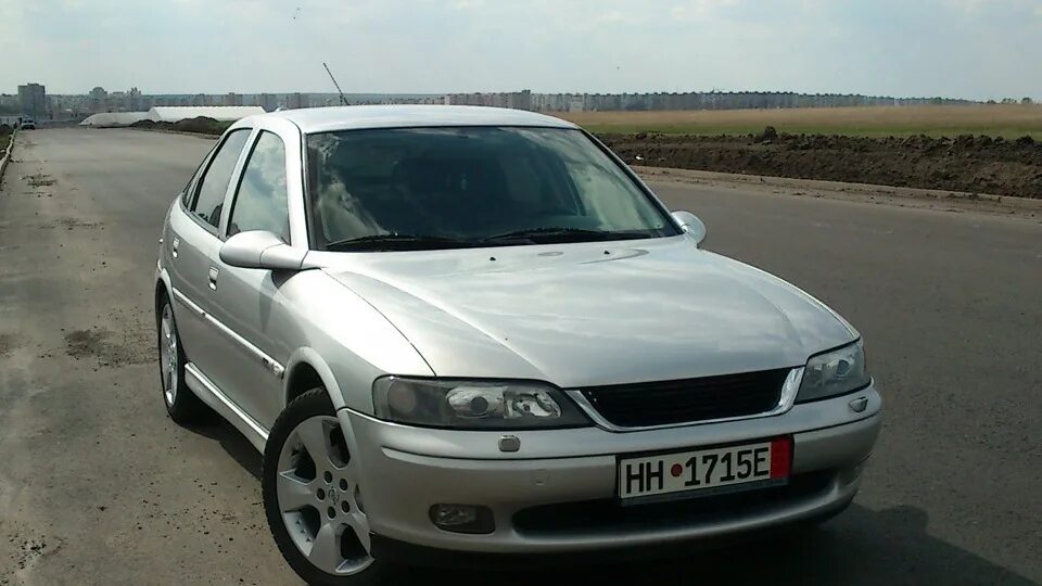 Купить опель вектра б рестайлинг. Opel Vectra b 2000. Опель Вектра 2000. Opel Vectra b 2000 год. Опель Вектра Рестайлинг 2000.