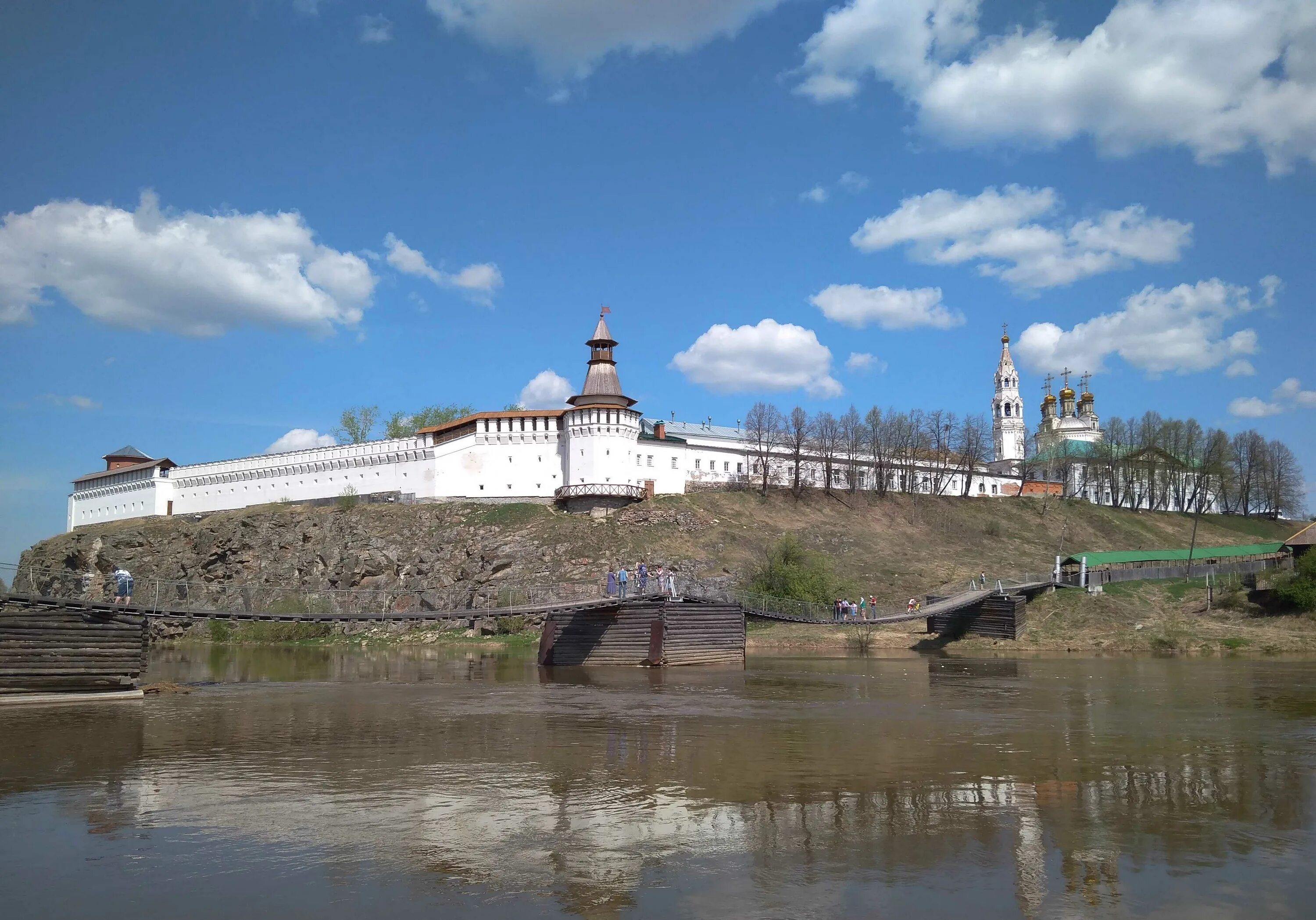 Верхотурье кремль. Верхотурский каменный кремль. Каменный кремль в верхотурье. Верхотурский кремль свердловская область. Уральский кремль верхотурье.