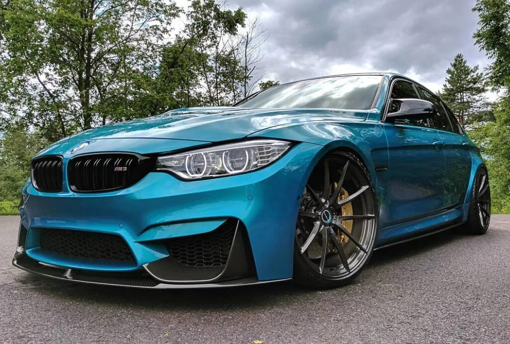 BMW m3 f80. BMW m3 бирюзовая. М3 f80. Бирюзовая БМВ м3.