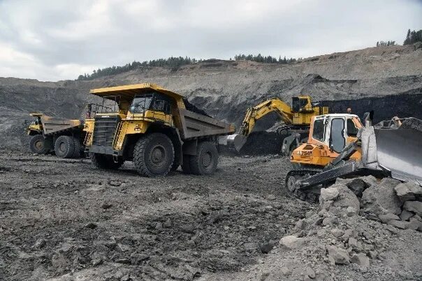 Угольный разрез вакансии. Восточная горнорудная компания сахалин. белаз солнцевский разрез, сахалин. солнцевский угольный разрез сахалин. южно-сахалинск солнцевский разрез.