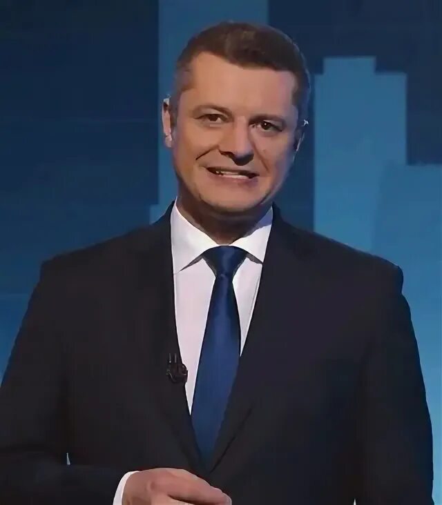 Денис рен тв. Солдатиков ведущий. Солдатиков ведущий. Денис солдатиков ведущий. Денис солдатиков рен тв.