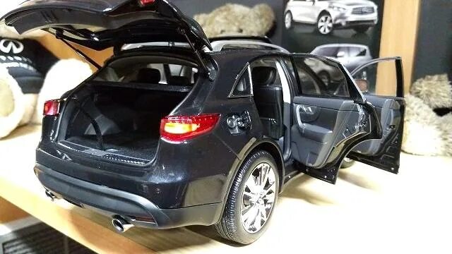 Инфинити qx70 1/18. Моделька Инфинити qx70. Paudi model Infiniti qx70. Инфинити ФХ 90 1/18.