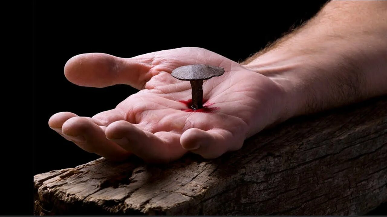 Намертво прибита опытом. Тяжело быть женщиной хочется. Меня прибьет на эти камни. Меня прибьет на эти камни. Изнемогая от ревности мои руки бесятся во мне ликует сатана.