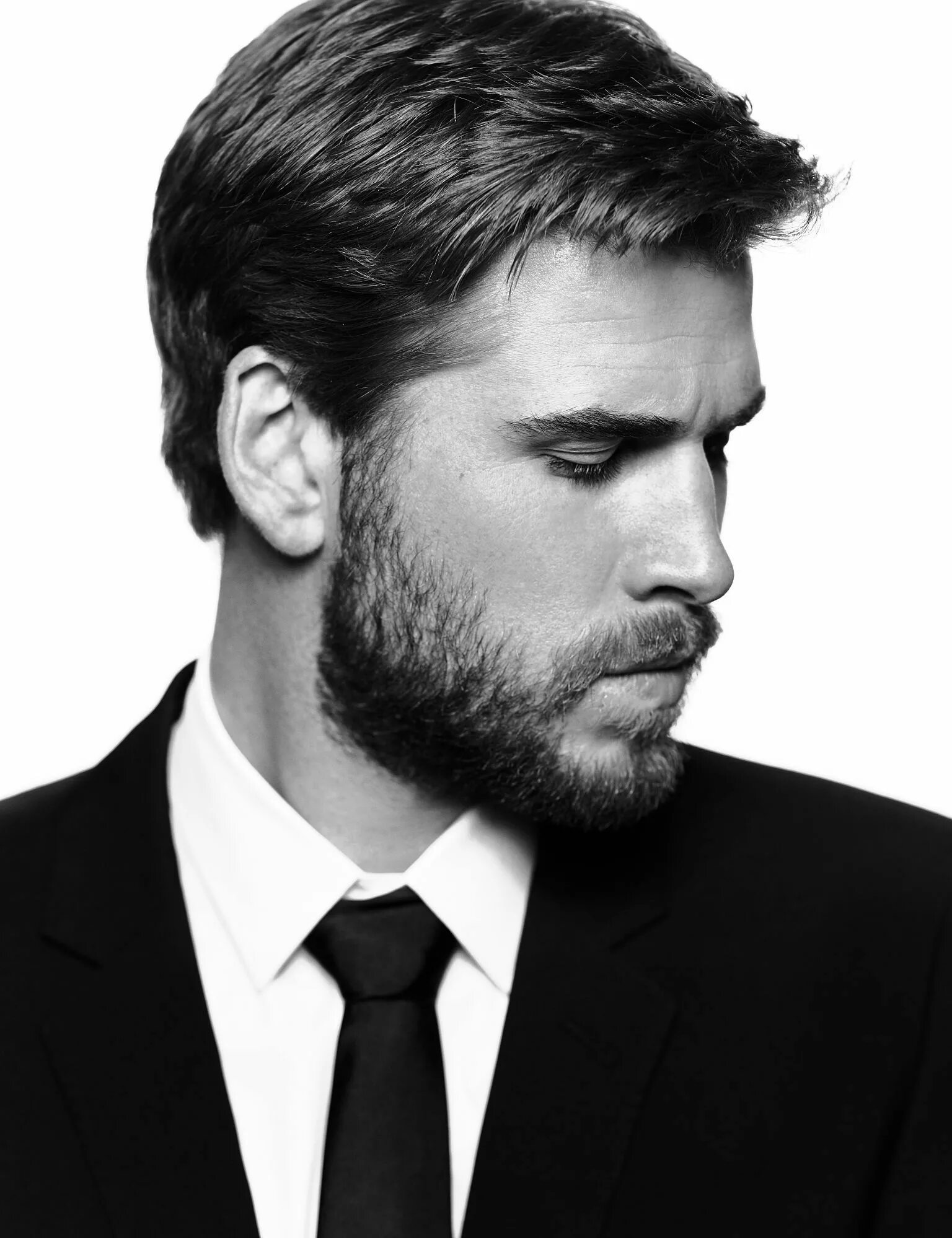 Liam Hemsworth. Chris Hemsworth handsome. So nice man.