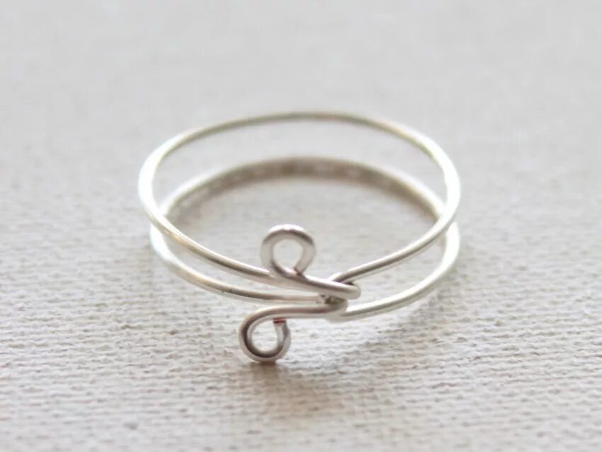 Обручальное кольцо из проволоки. Колечко из проволоки. Wire wrap кольцо змея. Кольцо из проволоки. Медные украшения кольца.