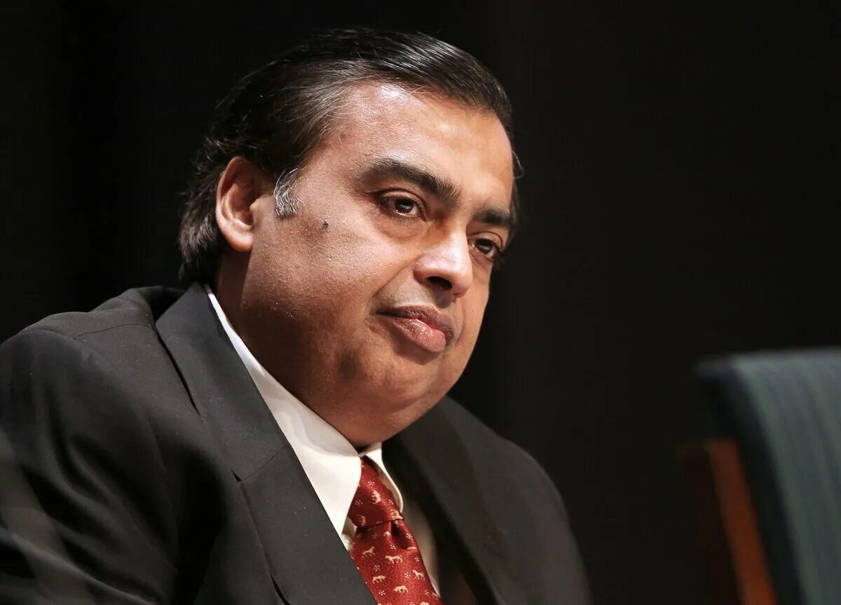 Мукеш дхирубхай амбани жена. Индийский миллиардер мукеш амбани. Mukesh ambani. Мукеш джирухбай акбани дети. Мукеш амбани.