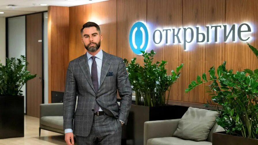 Управляющий банка открытие. Основатель банка открытие. Банк приморье. Хозяин банка открытия. Пао фк открытие лого.