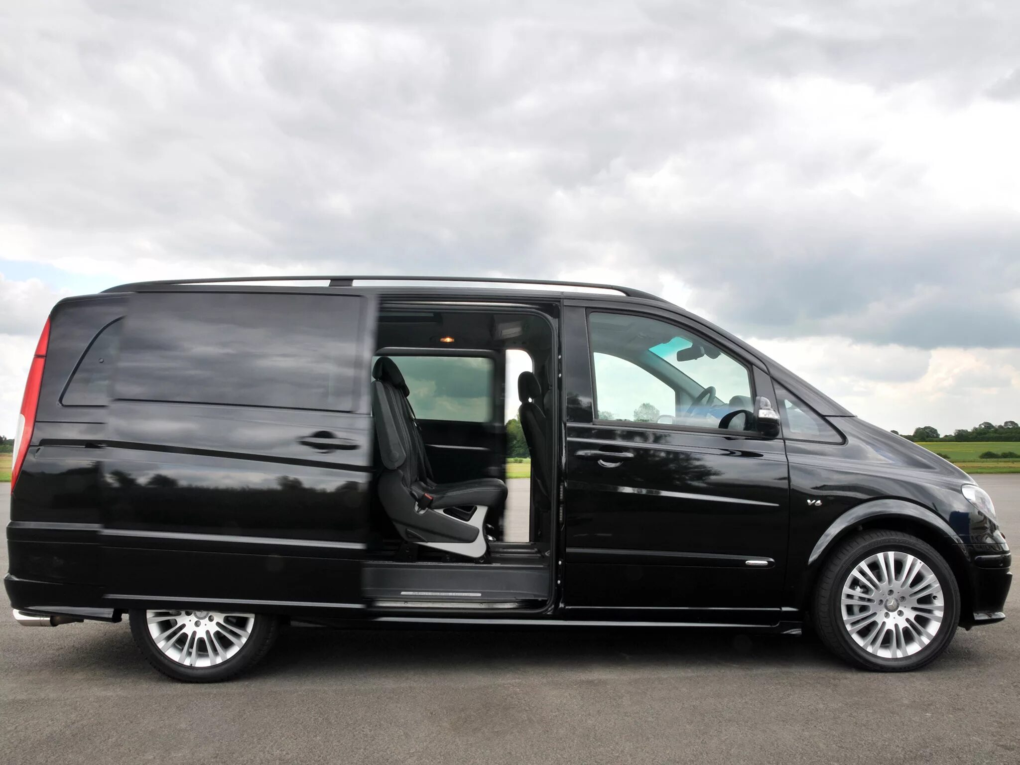 Трансфер 12. Mercedes-Benz Viano. Mercedes Benz Viano 2013. Минивэн Мерседес Виано. Mercedes-Benz w639.