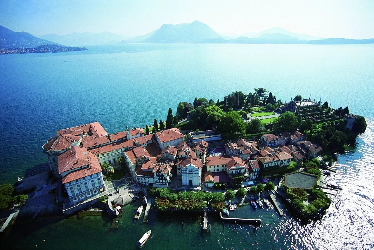 Царицын павильон в петергофе. Греция дворец кноссос. Изолабела лагамаджори. Santa maria dell' isola, тропеа, италия. Греция крит кносский дворец.