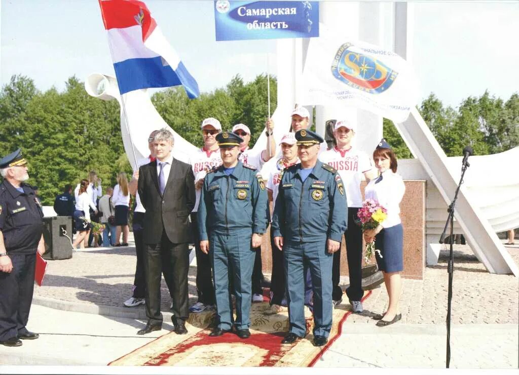 Спасательная техническая служба. Гку псс спб. Гку мгпсс. Судно на воздушной подушке эвакуирует людей. Служба спасения самара.