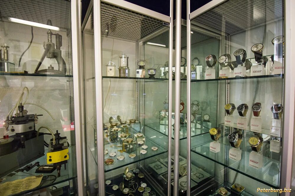 петродворцовый часовой завод фото работников. музей часов, петергоф. часы завод санкт петербург. часы ракета петродворцовый часовой завод. пчз ракета завод.