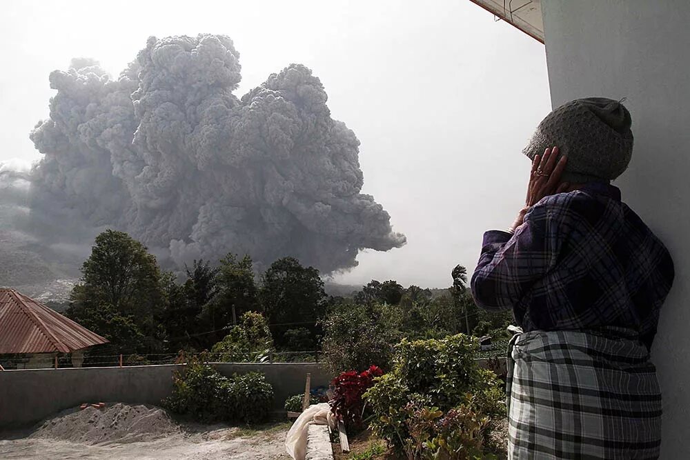 остров бали сейчас. индонезийки на бали. агунг бали. бали землетрясение сейчас. суматра цунами.