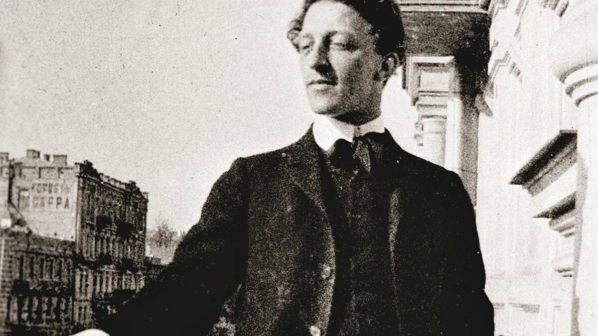 Поэты сошедшие с ума. Константина дмитриевича бальмонт 155 лет. Поэты сошедшие с ума. Бальмонт константин дмитриевич поэт. Блок 1920.