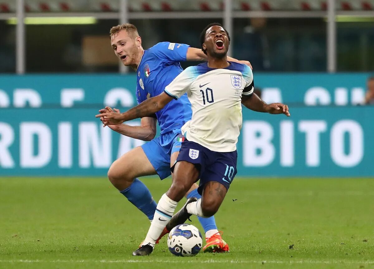 Футбол прямой английский. Италия Англия 2022. Итальянцы против Британии.