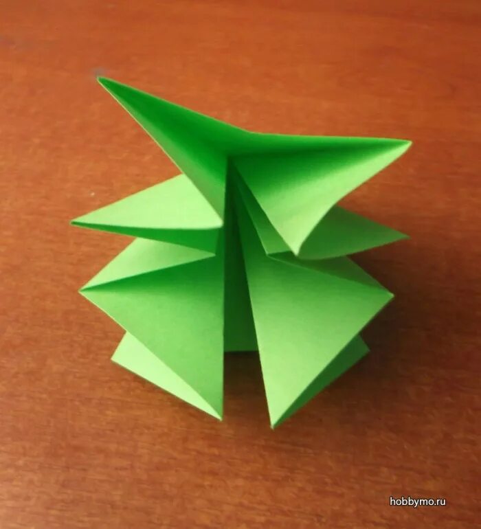 Елка оригами из бумаги. Елочка оригами из бумаги. ёлочка из бумаги своими оригами. оригами в виде елочки. ёлка оригами из бумаги своими руками.