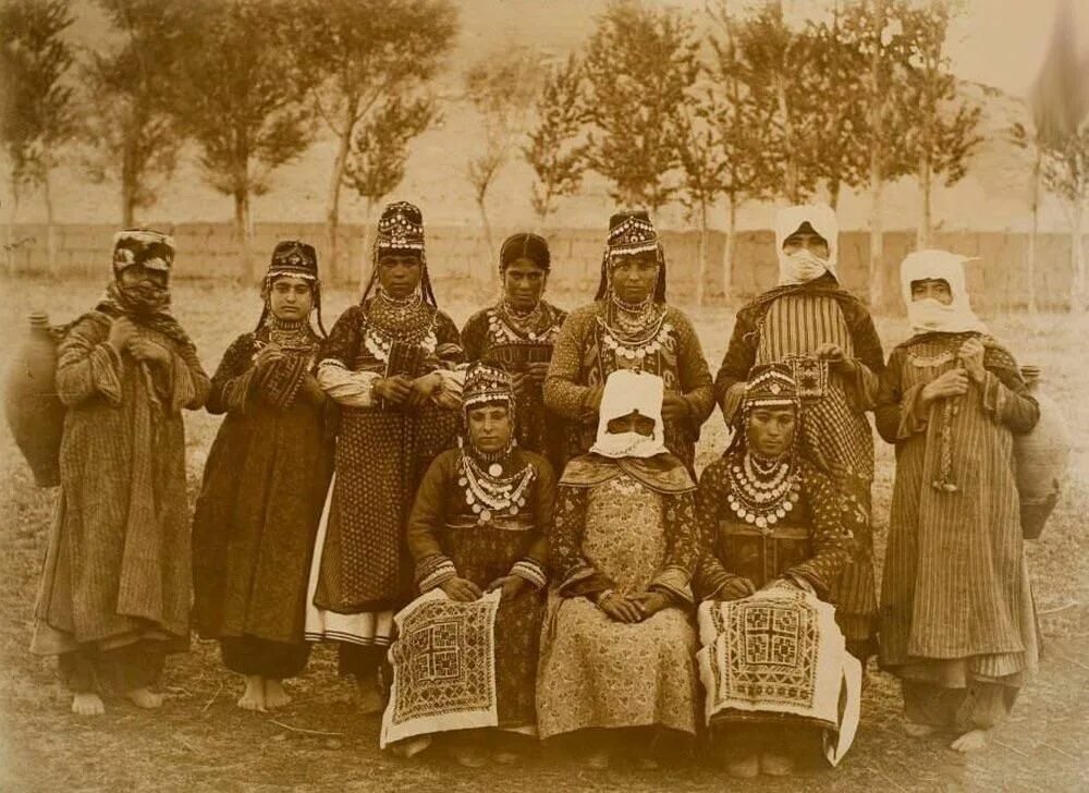 Армяне 20 век. Армянская семья шуши 1900. Первые армяне. Традиционная армянская семья. Этнография армян.