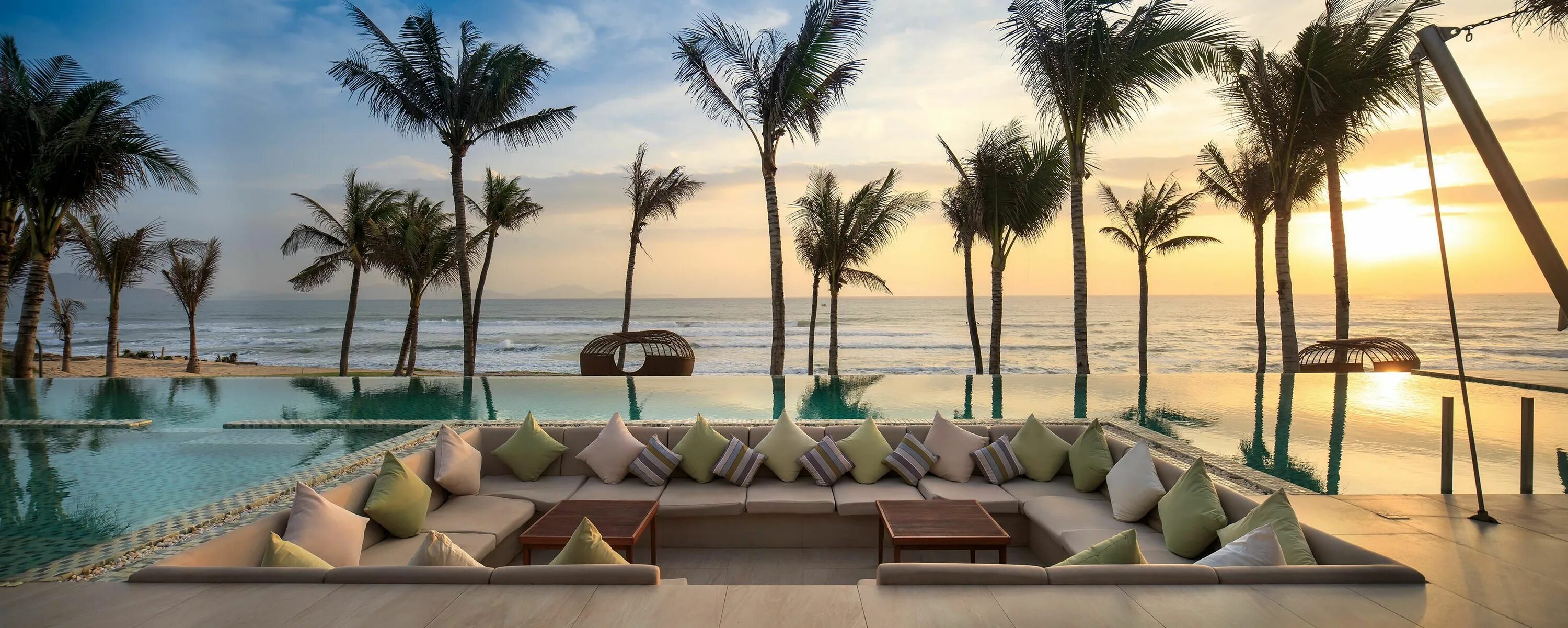 Отели нячанга с собственным пляжем. Нячанг винперл нячанг. Отель нха транг 5 звезд вьетнам нячанг. Вьетнам нячанг. Мерперл хон там резорт вьетнам.