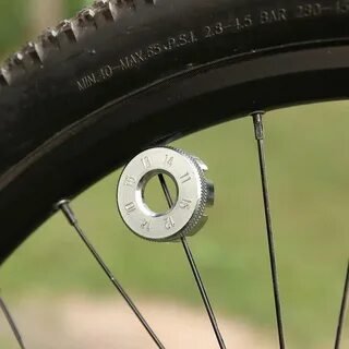 Spoke key