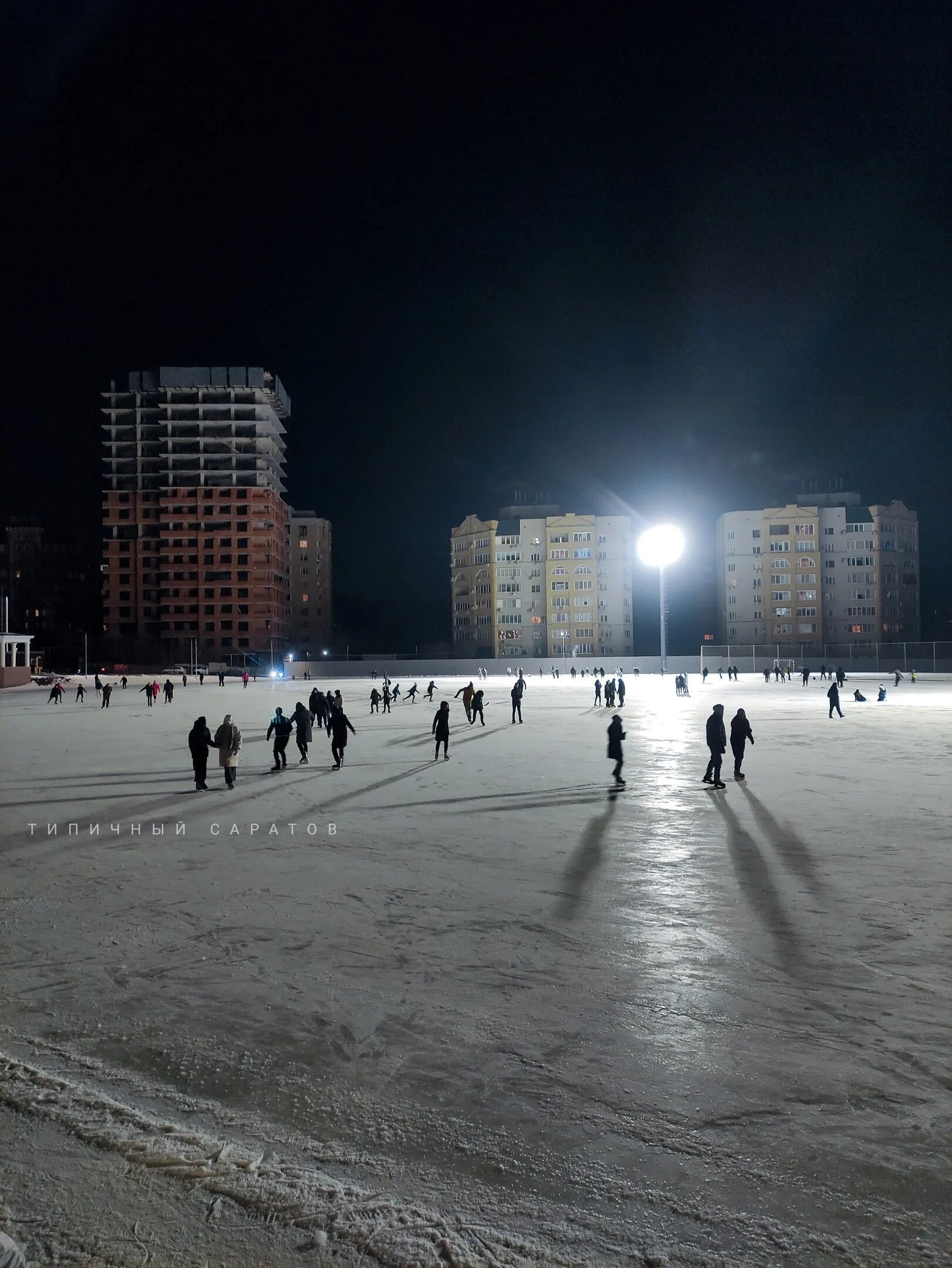 Стадион каток саратов. Стадион Волга Саратов каток.