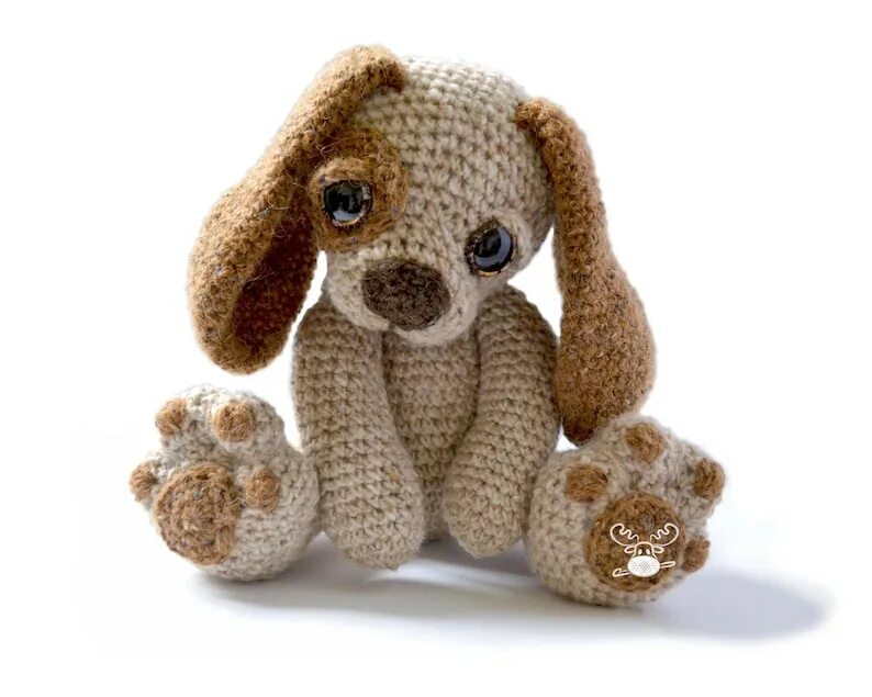Собака из плюшевой пряжи. Вязаная игрушка собака. Вязание собаки крючком. Вязаная собачка крючком. Вяжем собачку крючком.