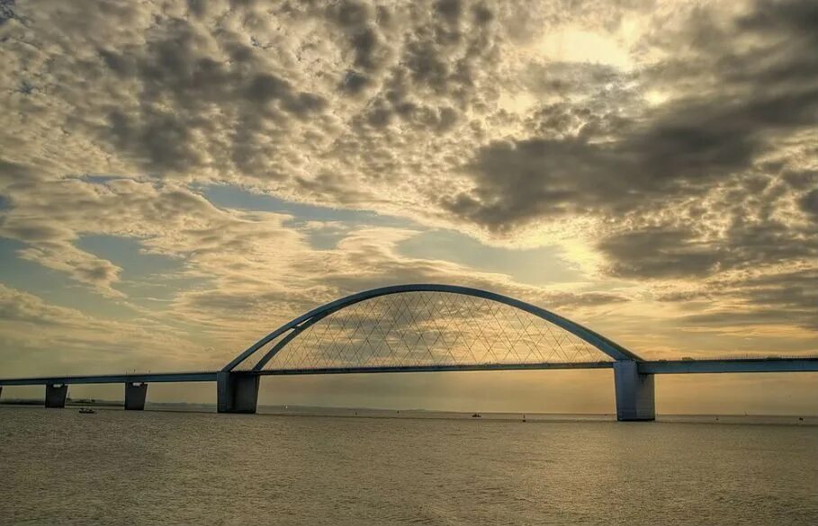 Sound bridge