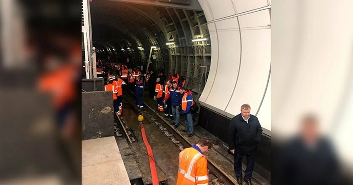 Что сегодня произошло в московском метро. Поезда на Люблинско-Дмитровской линии. ЧП В Московском метрополитене. ЧП на станции метро Московская. Поезда в метро на Люблинской ветке.