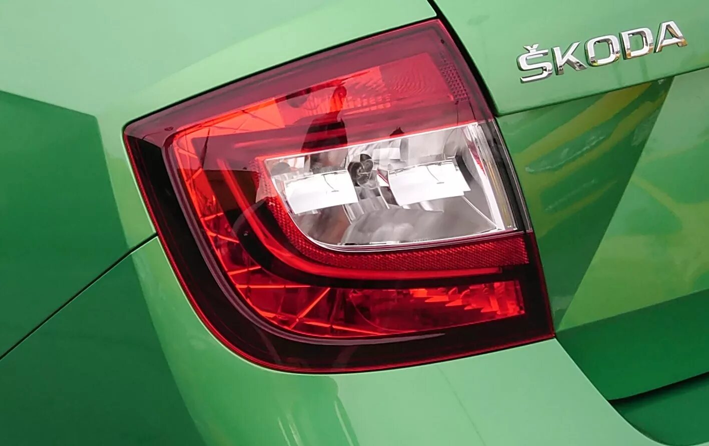 Задний фонарь Шкода Рапид 2021. Led фонари Skoda Rapid 2020. Задний левый фонарь Шкода Рапид. Задняя фара Skoda Rapid 2020. Задний фонарь skoda octavia