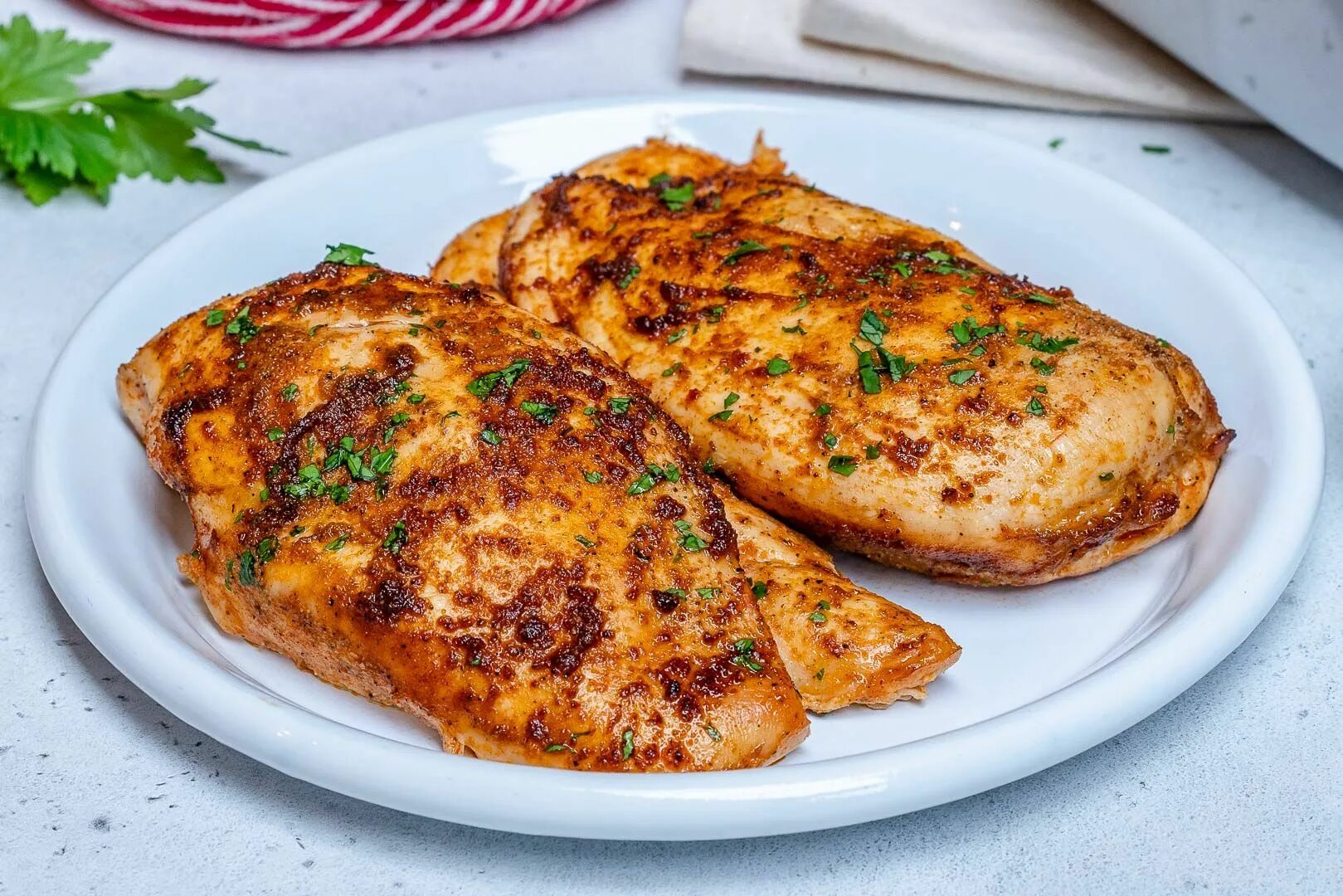 Куриные грудки. Куриная грудка. Куриная грудка готовая. Chicken breast. Baked Chicken.