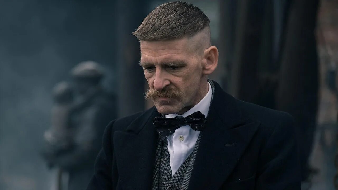 острые козырьки 5 актер. пол андерсон острые козырьки. сэм клафлин освальд мосли. острые козырьки peaky blinders освальд мосли. освальд мосли острые козырьки.