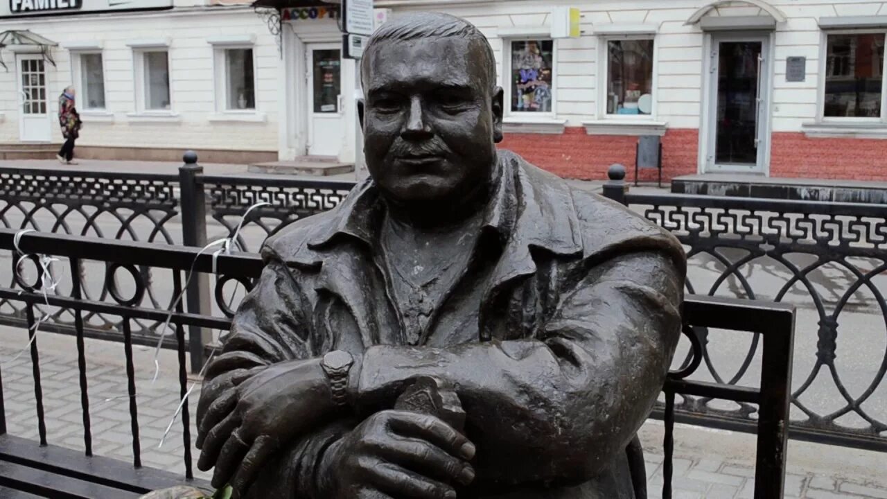 Дом круга сегодня. Памятник михаилу кругу тверь. памятник михаилу кругу достопримечательности твери. тверь никитин. музей михаила круга в твери.