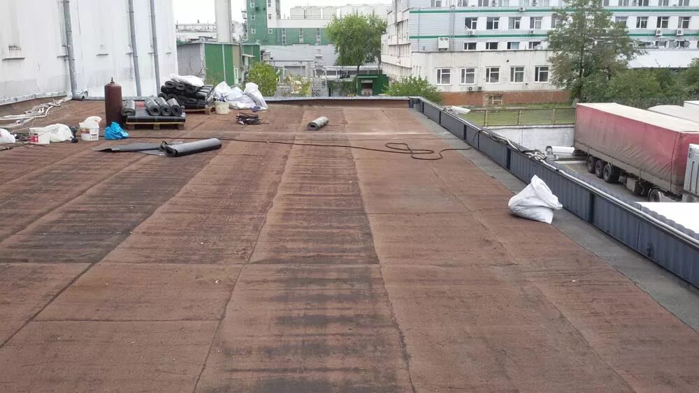 плоские крыши многоэтажных домов. плоские крыши многоэтажных домов. крыши многоэтажных домов. крыша многоэтажного дома. плоские крыши многоэтажных домов.