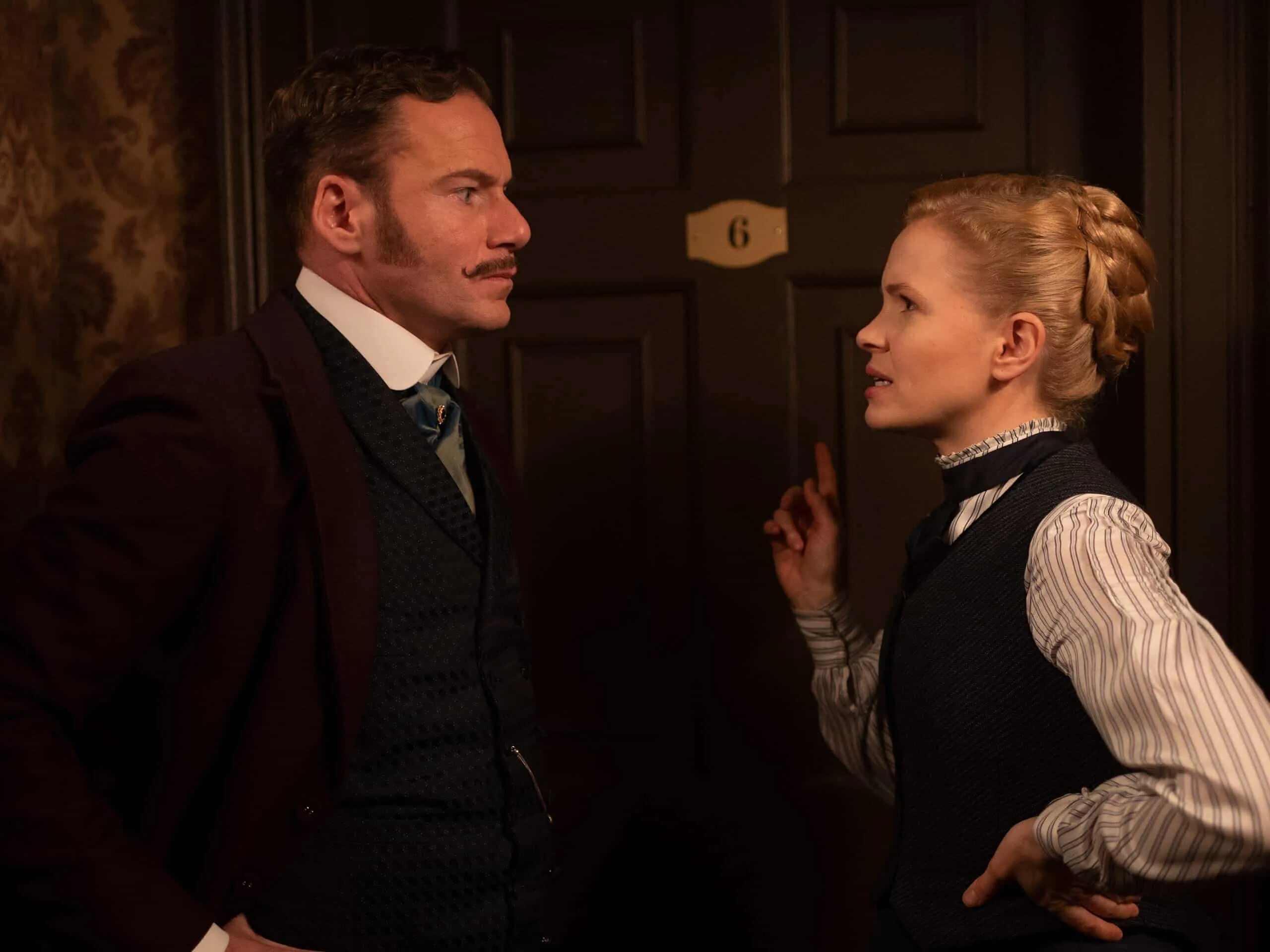 Мисс скарлет и герцог постер. Мисс скарлет и герцог. Фэнтези детективные сериалы. Мисс скарлет и герцог сериал с 2020 г. Сериал детективы на первом.