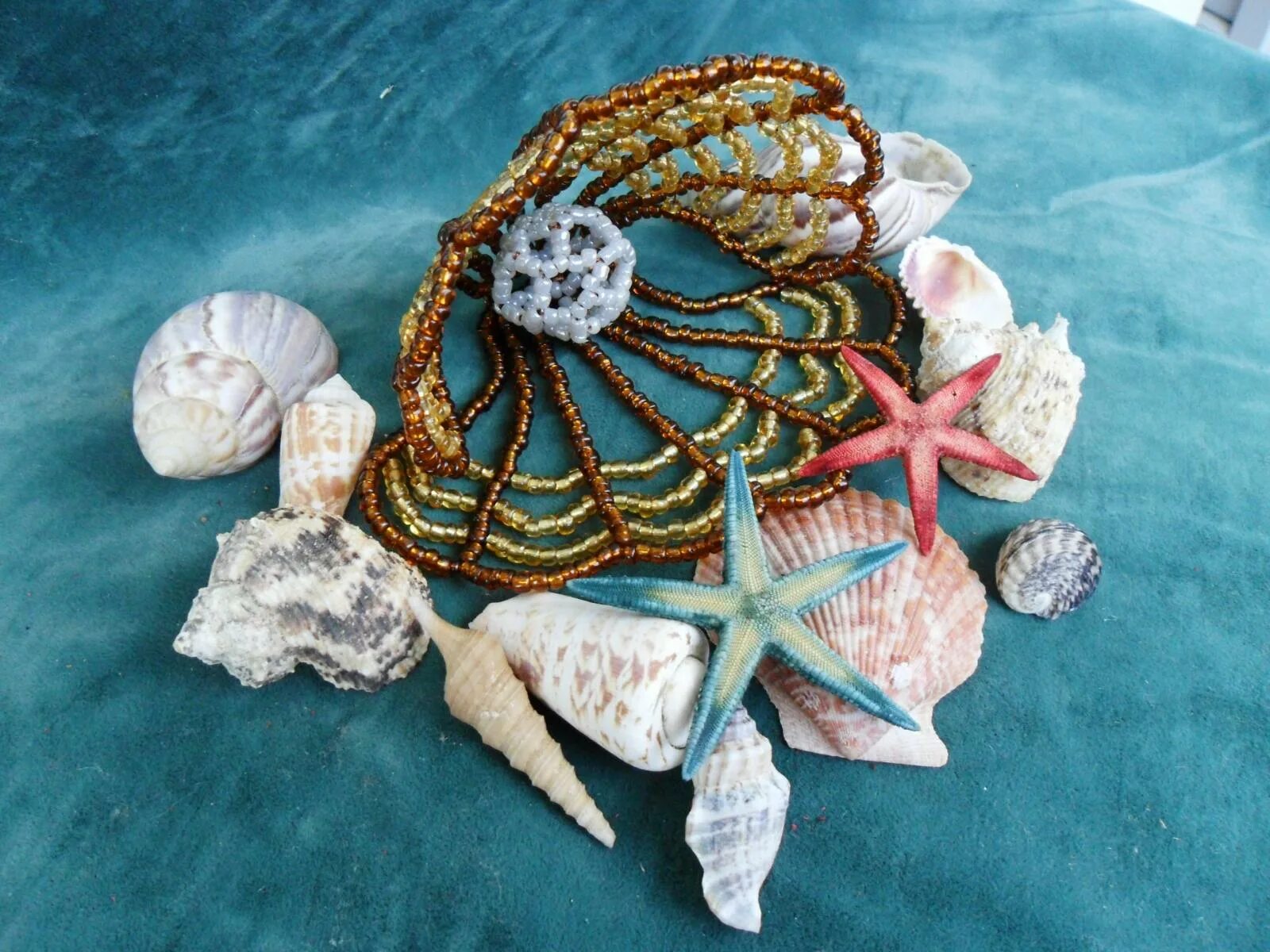 Поделки на морскую тематику. Декор морскими ракушками. Баночки с ракушками декор. Можно использовать морскую. Морские ракушки в интерьере.