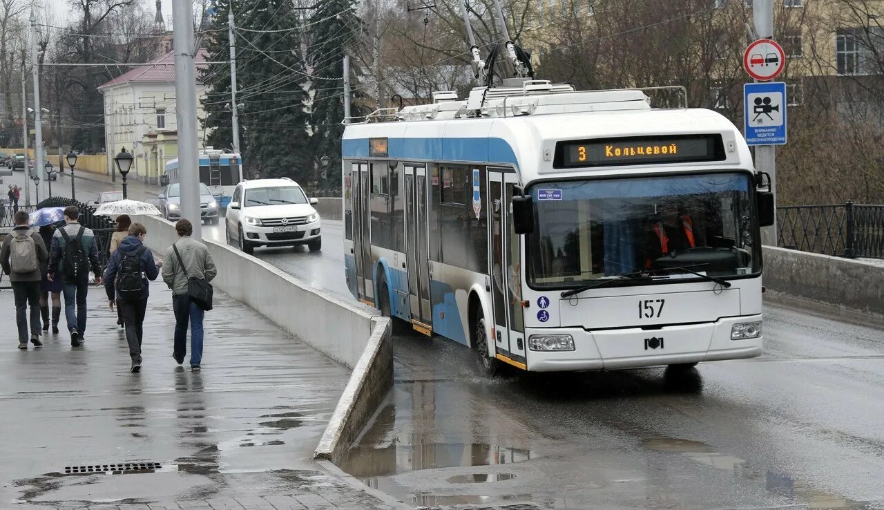 Троллейбус 3 сегодня. Троллейбусная сеть калуга. троллейбусы укт калуга. троллейбус 3 калуга. последний троллейбус.