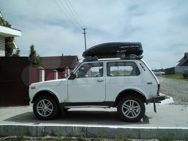 28. Автобокс на крышу (Terra Drive 440 black) - Lada 4x4 3D, 1,7 л, 2014 года ак