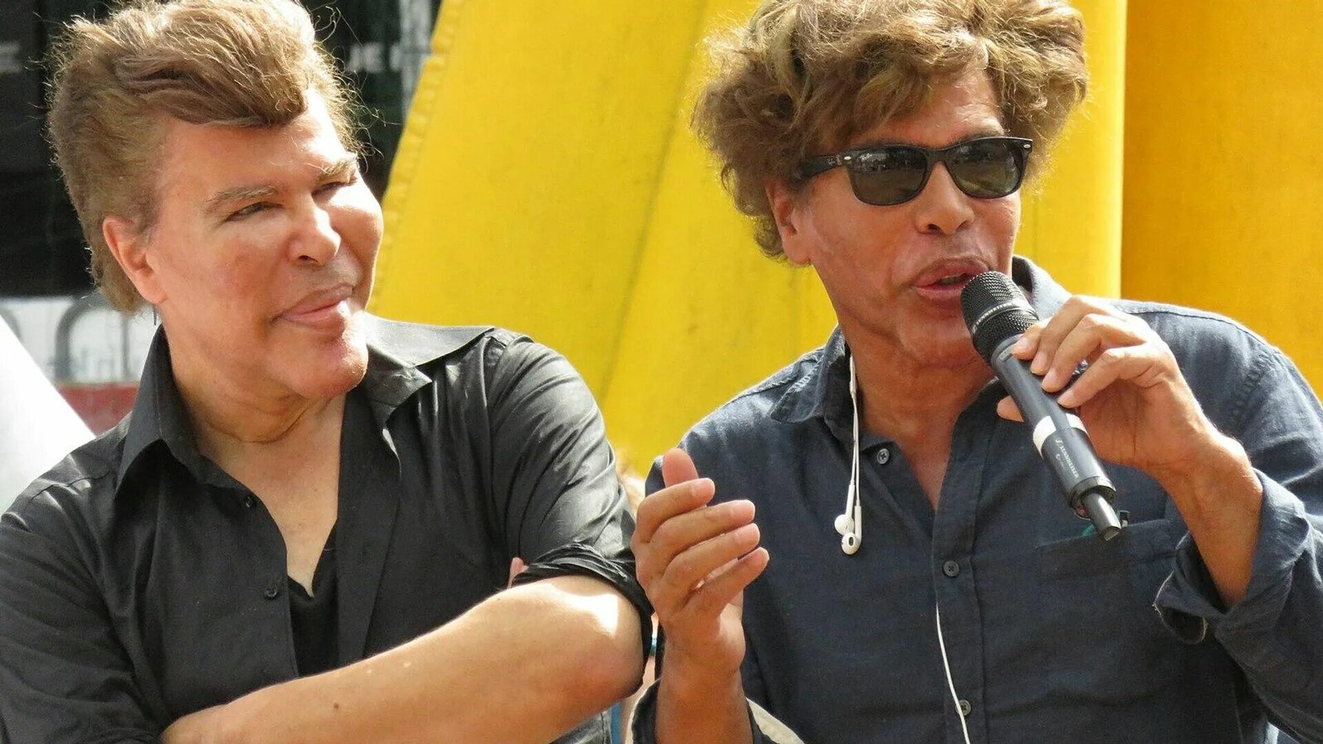 Два брата умерли. Два брата умерли. Братья близнецы богдановы. Братья близнецы игорь и гришка богдановы. Французские братья близнецы богдановы.