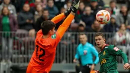 Форма фк локомотив 2010. Локомотив москва кубок уефа. Локомотив казанка эмблема. Локомотив 13. Локомотив 13.