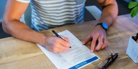 Пишут на человека на работу