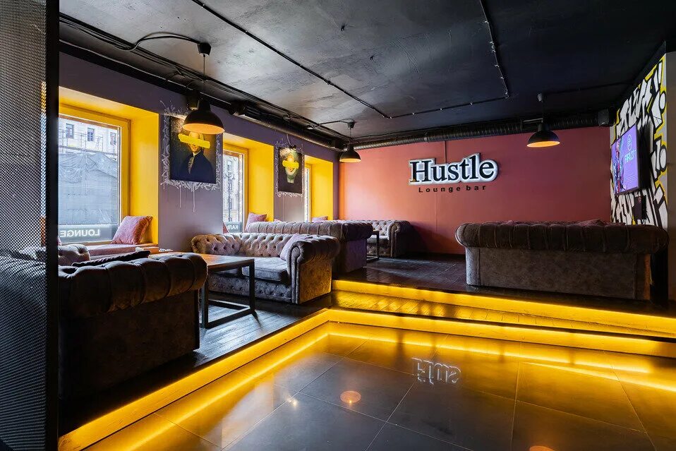 Парень с кальяном. Спб бар лиговский. Бар мята лиговский проспект. Hustle lounge bar. Хастл бар.