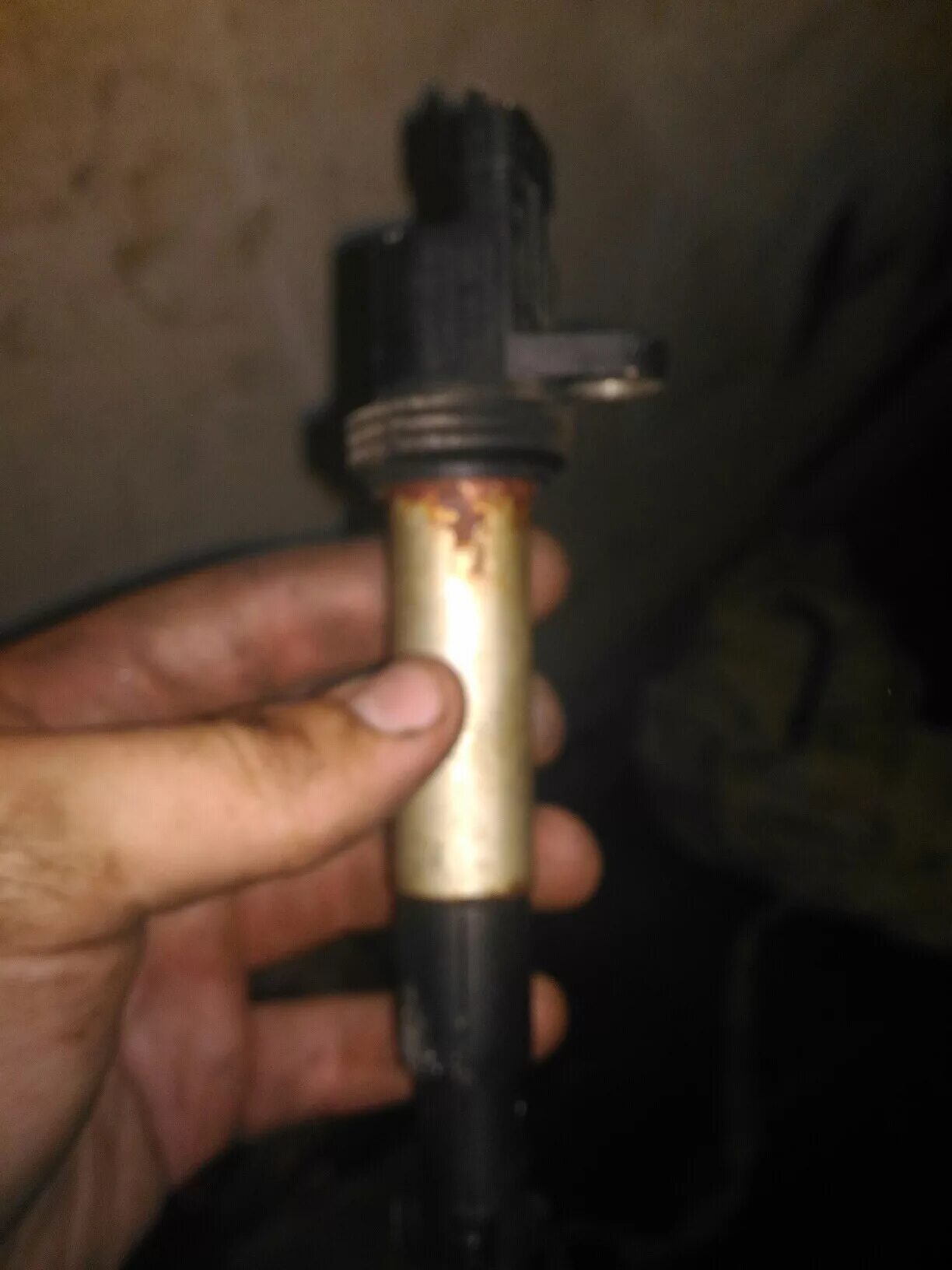 Неисправная катушка зажигания. Катушка зажигания киа рио 3. Почему выходит из строя катушка. Неисправности катушки зажигания. Катушка зажигания шевроле орландо 1.