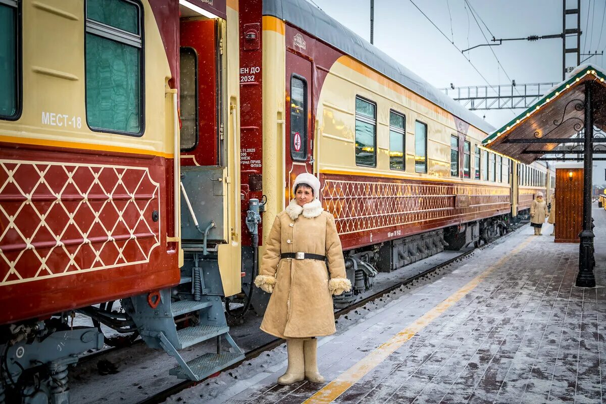 Туристический поезд из екатеринбурга. Станция Шувакиш ретро поезд. Ретро поезд Екатеринбург Шувакиш. Ретропоезд Уральский экспресс. Ретро поезд верхняя Пышма.