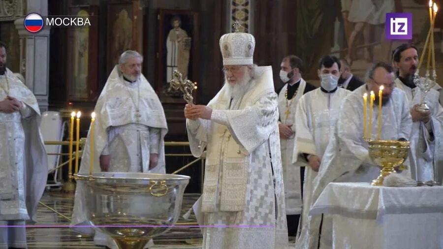 крещение 2024 патриарх. канун в церкви. патриарх кирилл крещение господне. митрополит никодим литургия. рождественская служба в храме христа спасителя 2022.