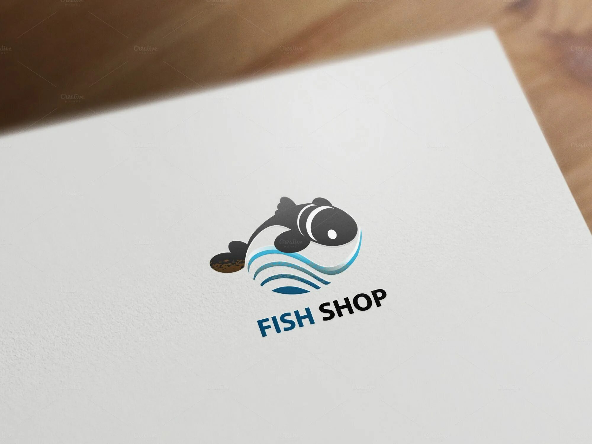 Fisch shop. Сувенирная продукция ресторана. Гранд рыбы. Продавец в рыбный отдел. Интерьер магазина рыбы.