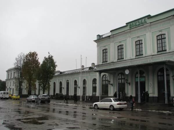 Псков пассажирский вокзал. Вокзал псков. Псков пассажирский вокзал. Жд вокзал псков 1. Псков вокзал 1917.