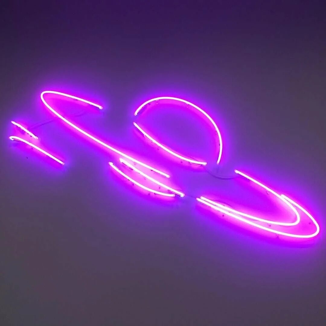 Неон 202. Неон надпись. Крутые неоновые вывески. Неон класс. Неоновая вывеска.