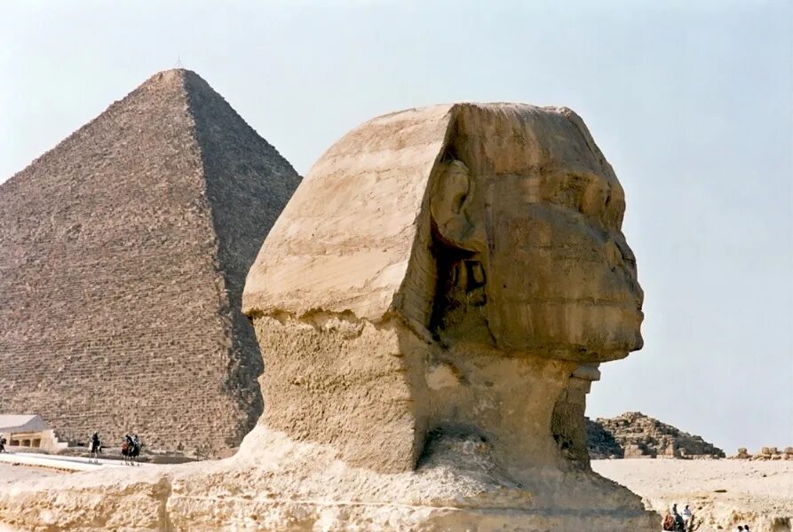 Некрополь в гизе. Некрополь гиза египет. Мемфис египет пирамиды. Некрополь гизы древний египет. Пирамиды гизы некрополь гизы.