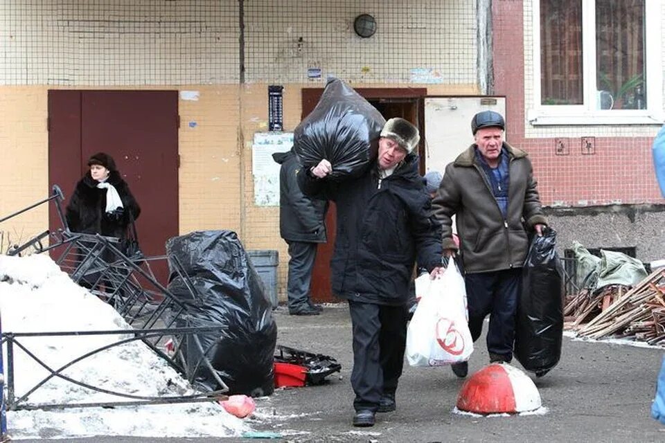 Пожар на наставников. Взрыв газа на наставников. Взрыв на наставников 6. Дом разрушающийся на наставников. Взрыв газа в доме наставников.